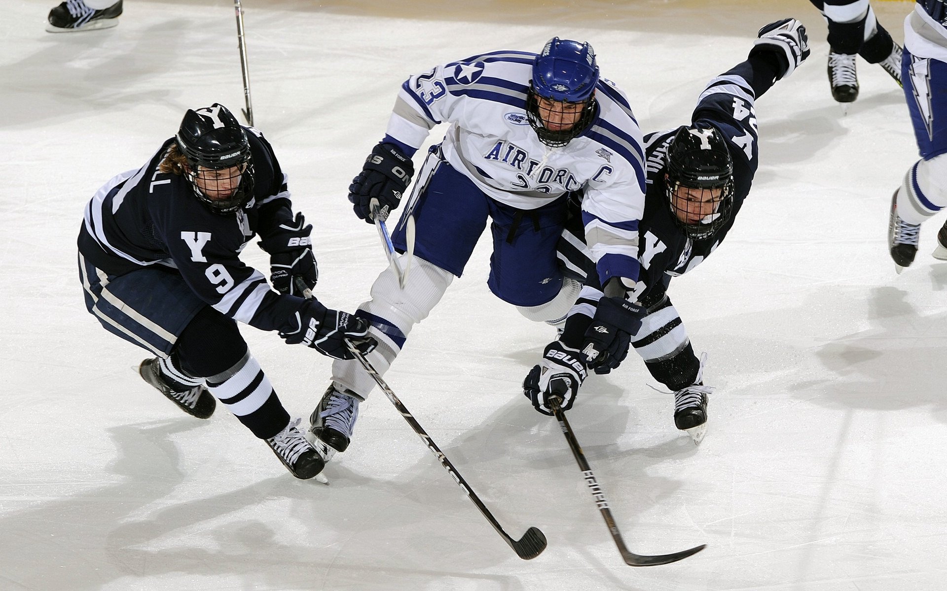 尼尔·巴特尔的防守技术日趋成熟，为袋鼠队带来稳定表现，巴特尔防守奥尼尔视频